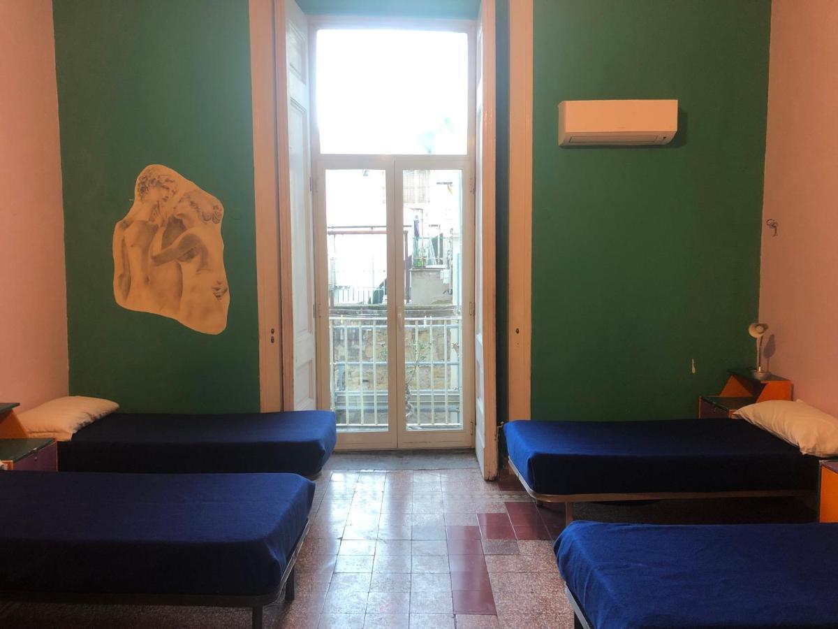 6 Small Rooms Неаполь Экстерьер фото