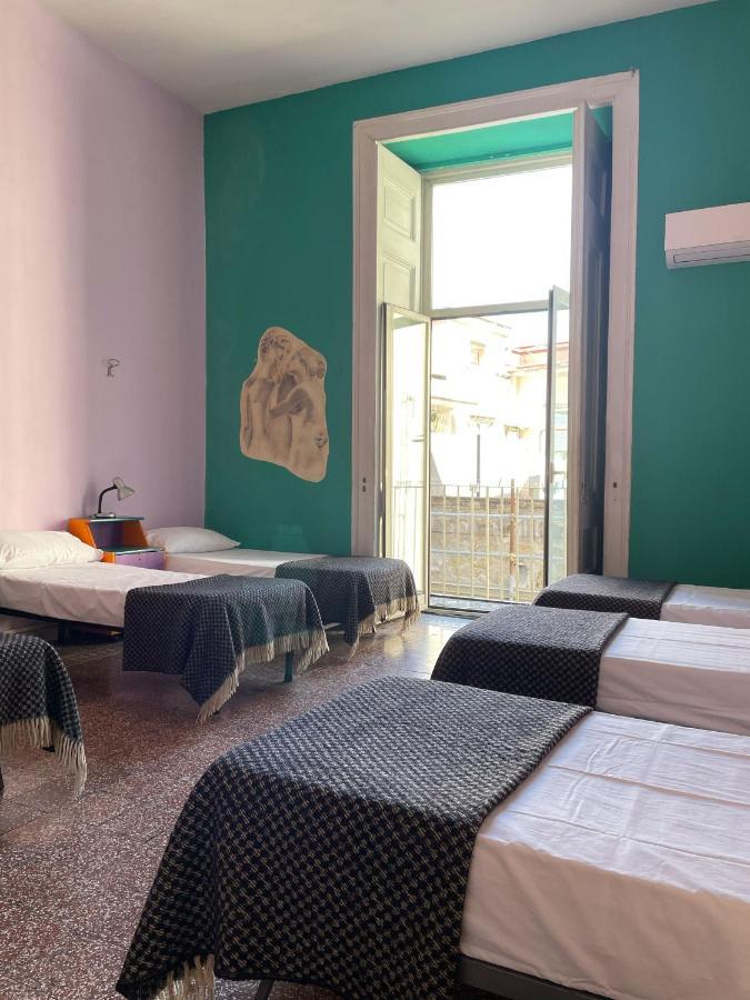 6 Small Rooms Неаполь Экстерьер фото